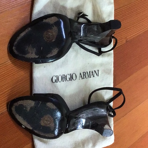 Giorgio Armani black sling back w/lucite heel - Picture 5 of 7